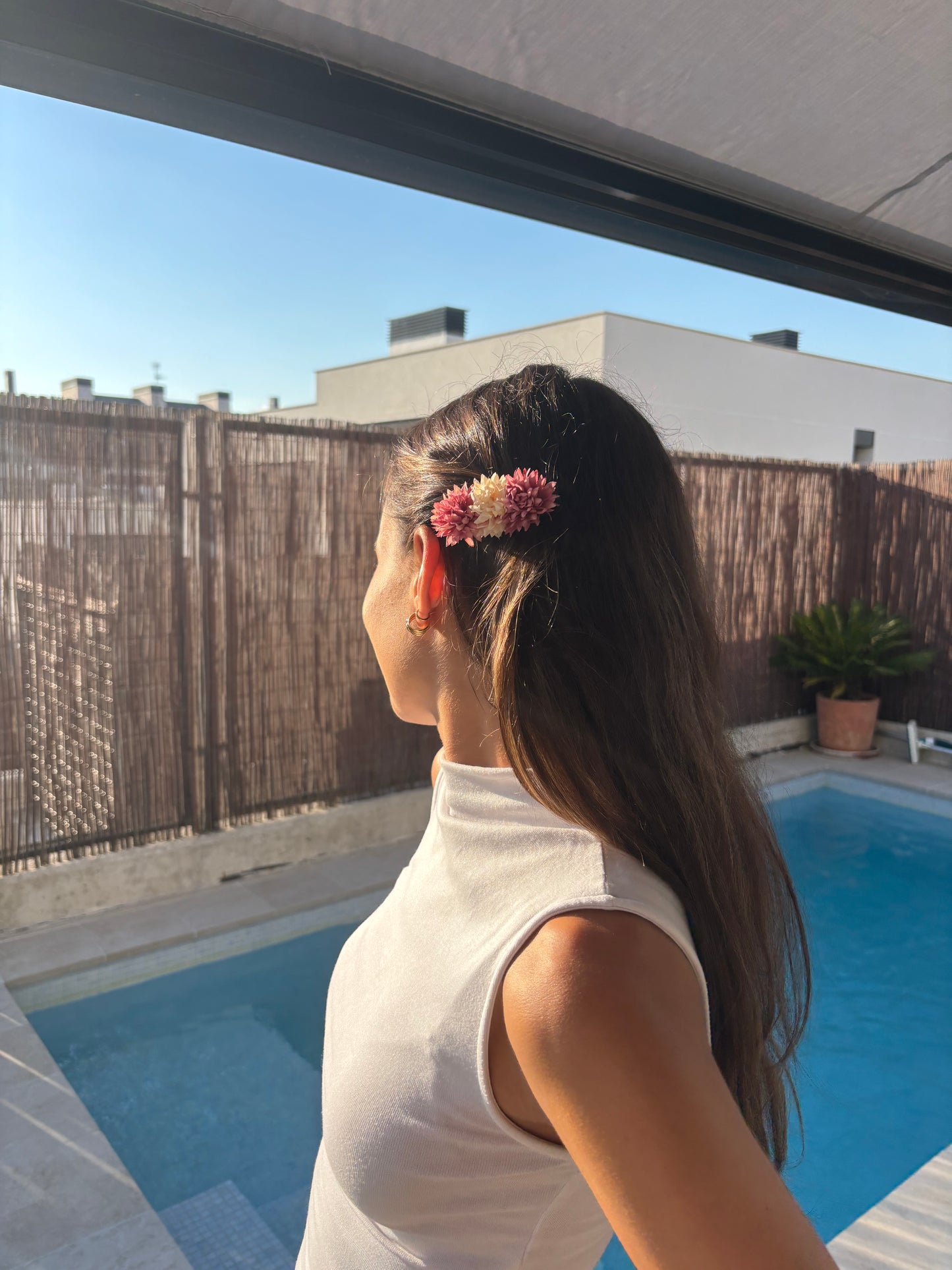 Tres dalias rosa