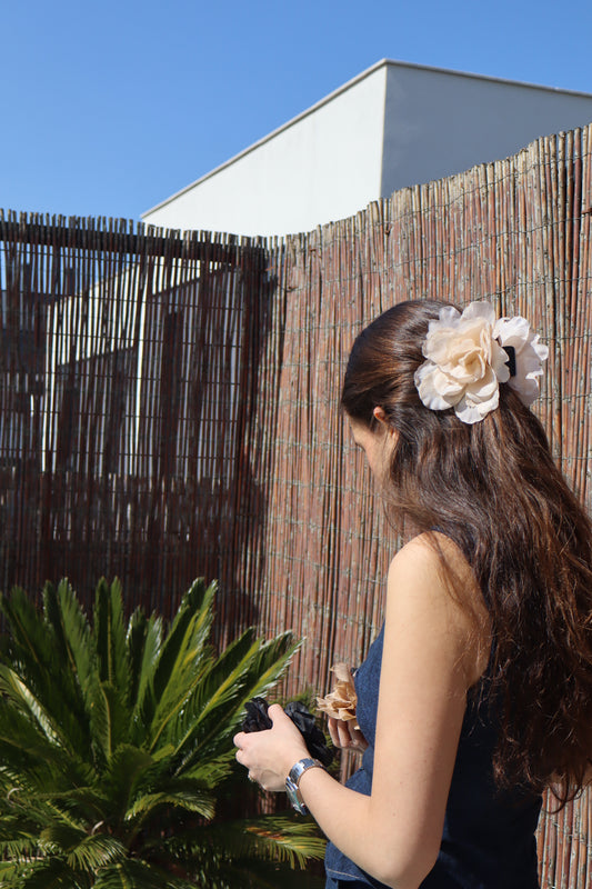 Pinza Iris Crema