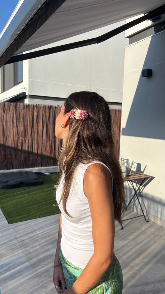 Tres dalias rosa